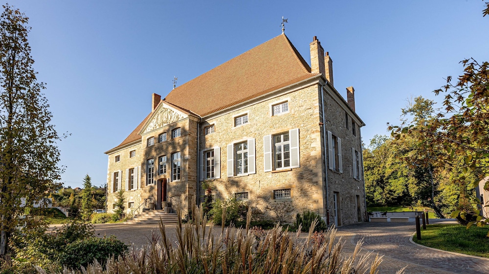 Domaine de Dolomieu BW Premier Collection — 4-Star Luxury Hotel in Dolomieu, France