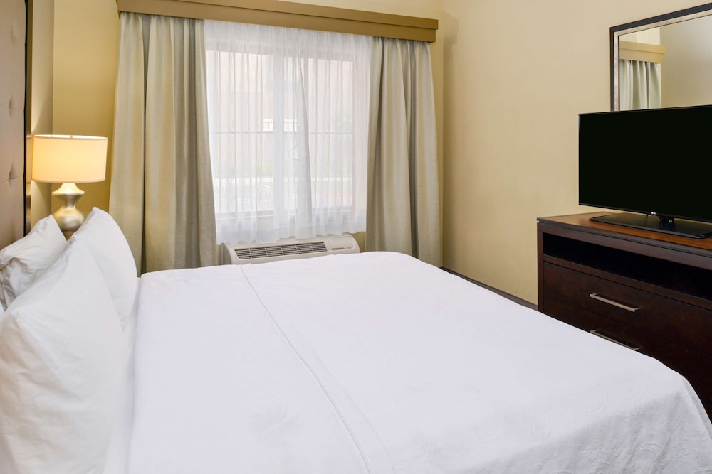 Homewood Suites by Hilton Fresno - photo 18