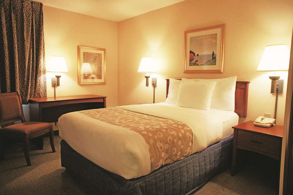 La Quinta Inn & Suites by Wyndham El Paso West Bartlett - photo 6