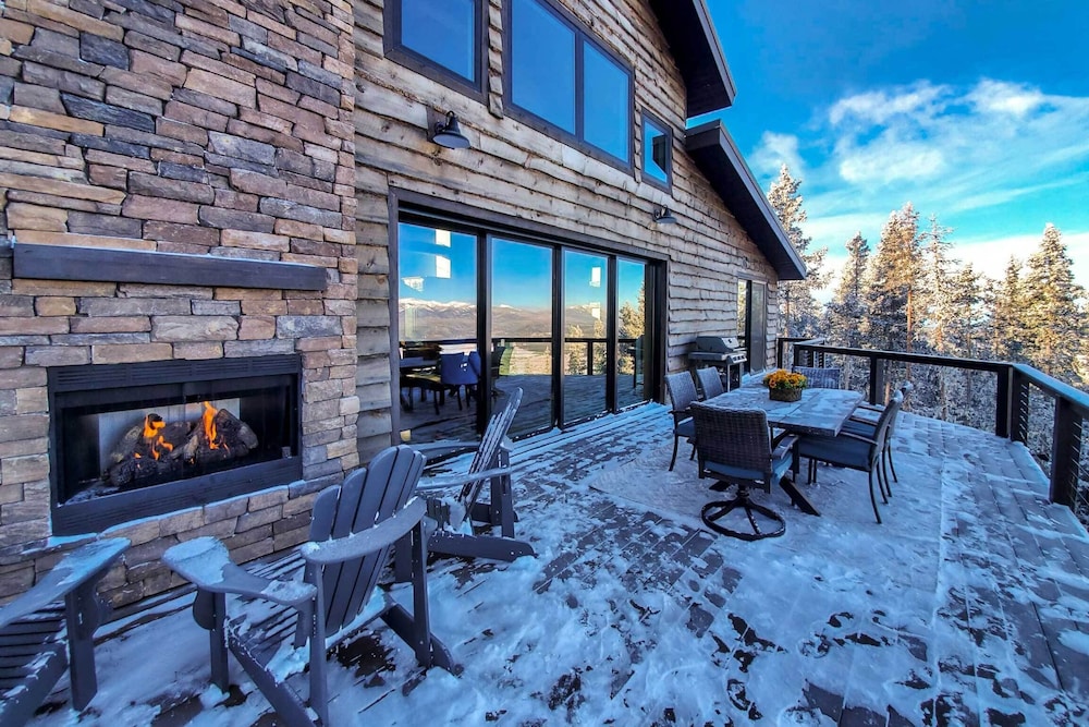 Luxury Ski InandOut Getaway with Hot Tub and Views in Angel Fire, United States