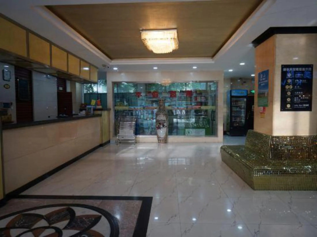Luzhu Hotel — hotel in Shihezi