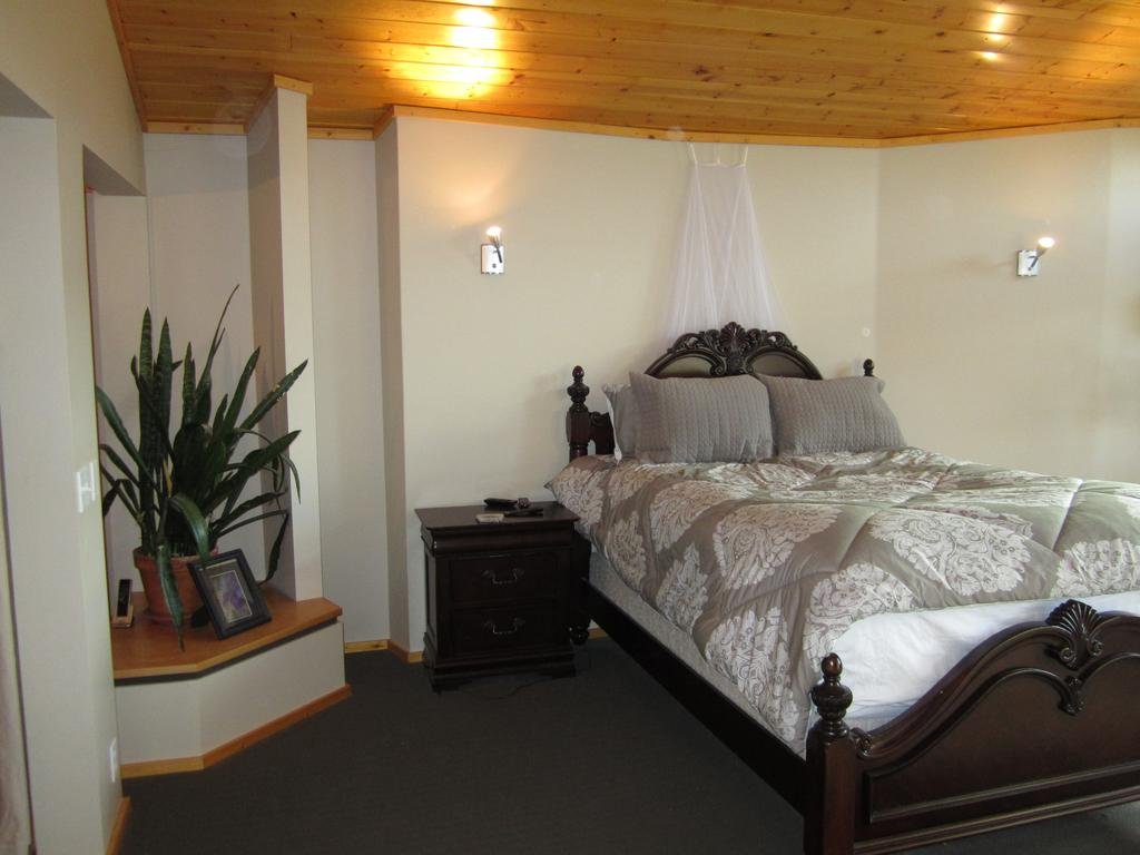 Mount Logan Lodge — Haines Junction — photo 3
