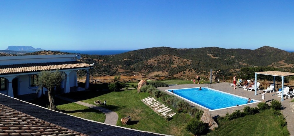 Agriturismo Irghitula — 4-Star Luxury Hotel in Posada, Italy