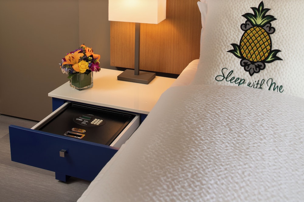 Staypineapple Hotel Rose Downtown Portland - photo 31