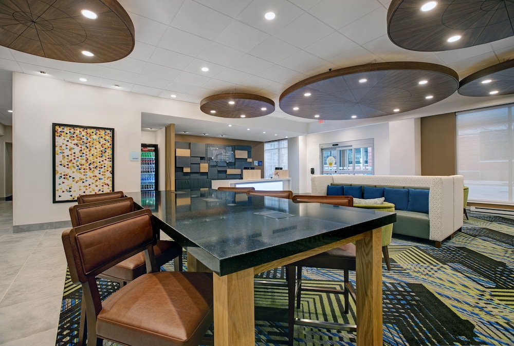 Holiday Inn Express Milwaukee Downtown by IHG - photo 48