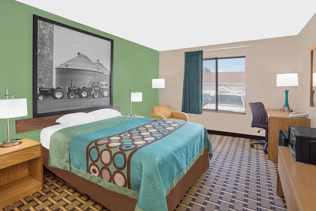 Super 8 by Wyndham Beaver Dam - photo 6