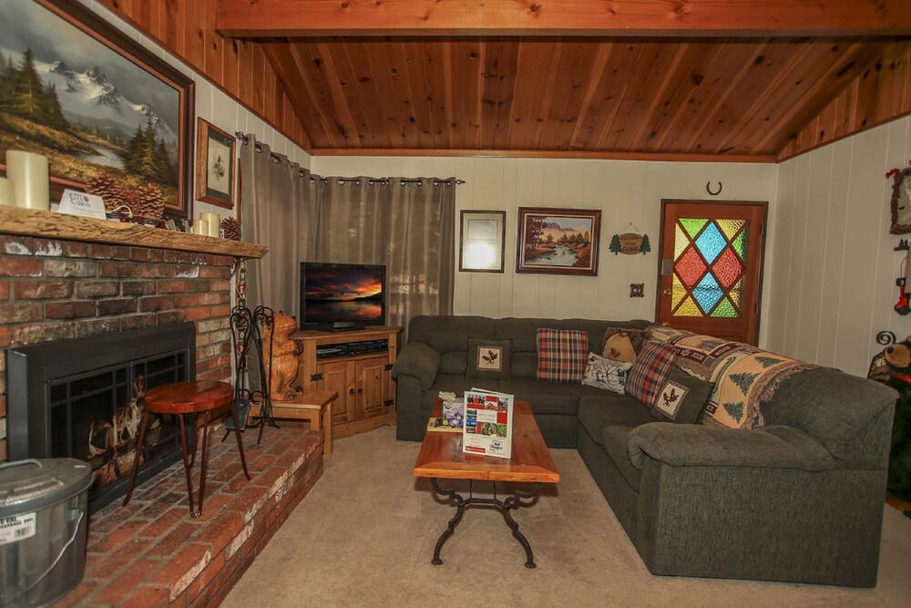 The Cuddle Inn - photo 18
