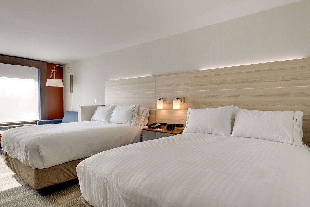 Holiday Inn Express & Suites Galesburg by IHG - photo 14