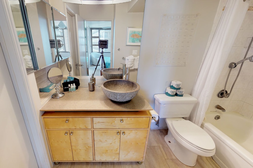 High Level Waikiki Condo Enjoy Ocean Views From Your Private Lanai by Koko Resort Vacation Rentals - photo 11