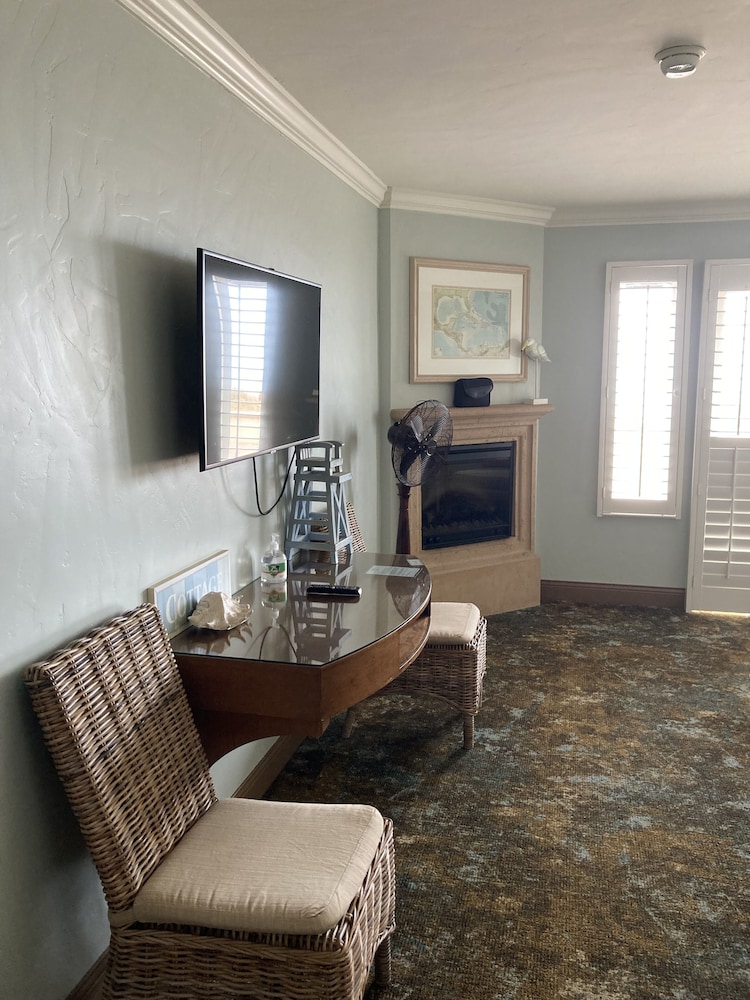 Blue Dolphin Inn - photo 19