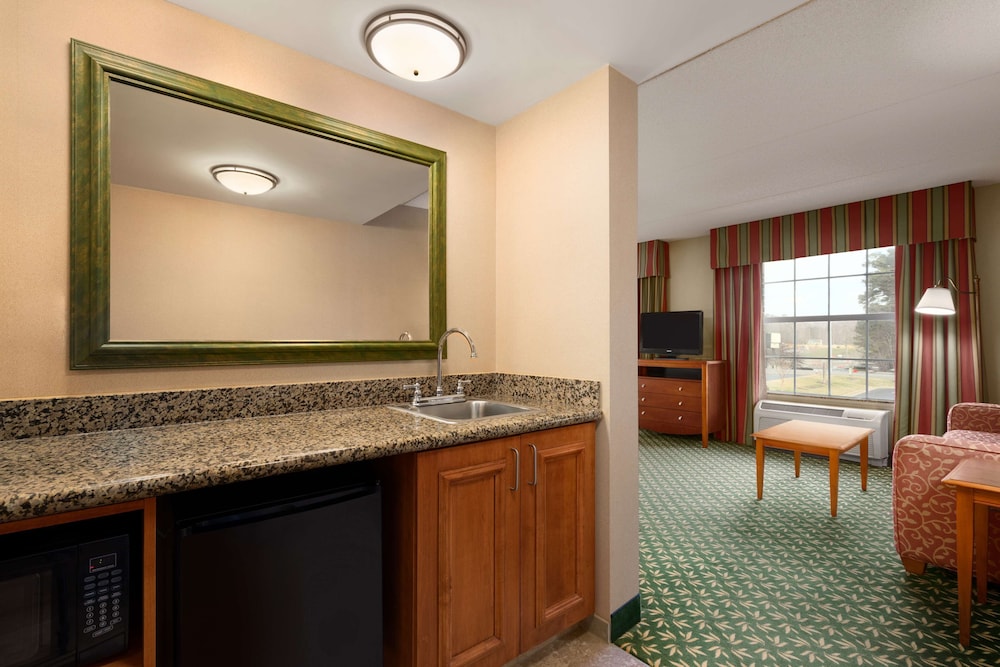 Hampton Inn & Suites Williamsburg Central - photo 9