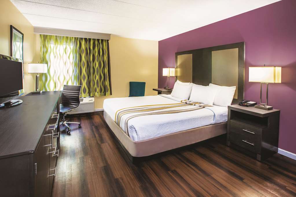 Spark by Hilton Waldorf - photo 23