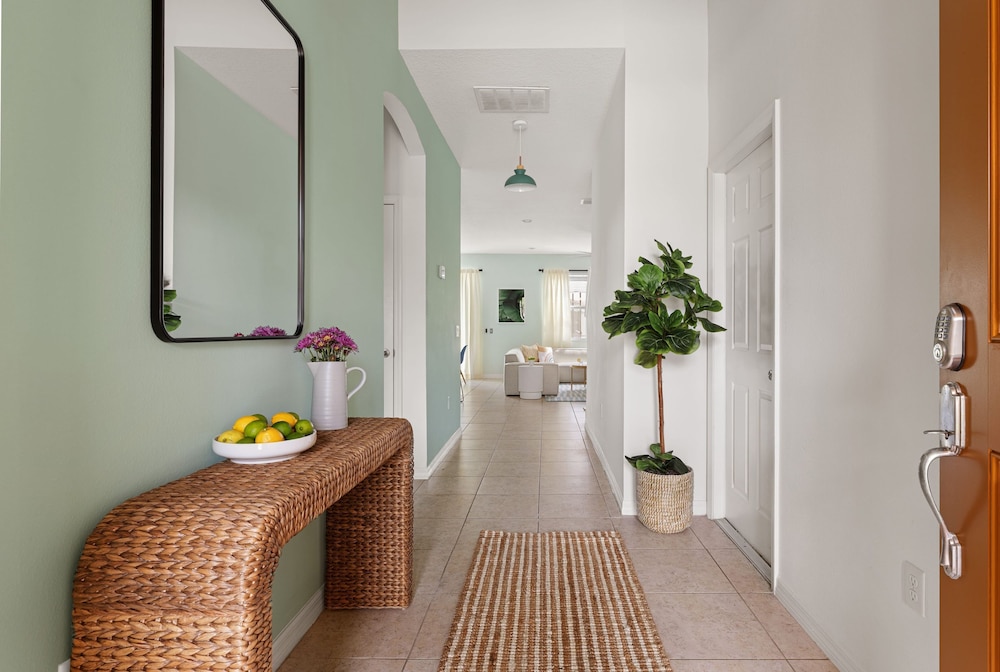 Sleeps 18 Solterra Resort Pool GameRoom Themed BDRs Broad Oak by AvantStay - photo 7