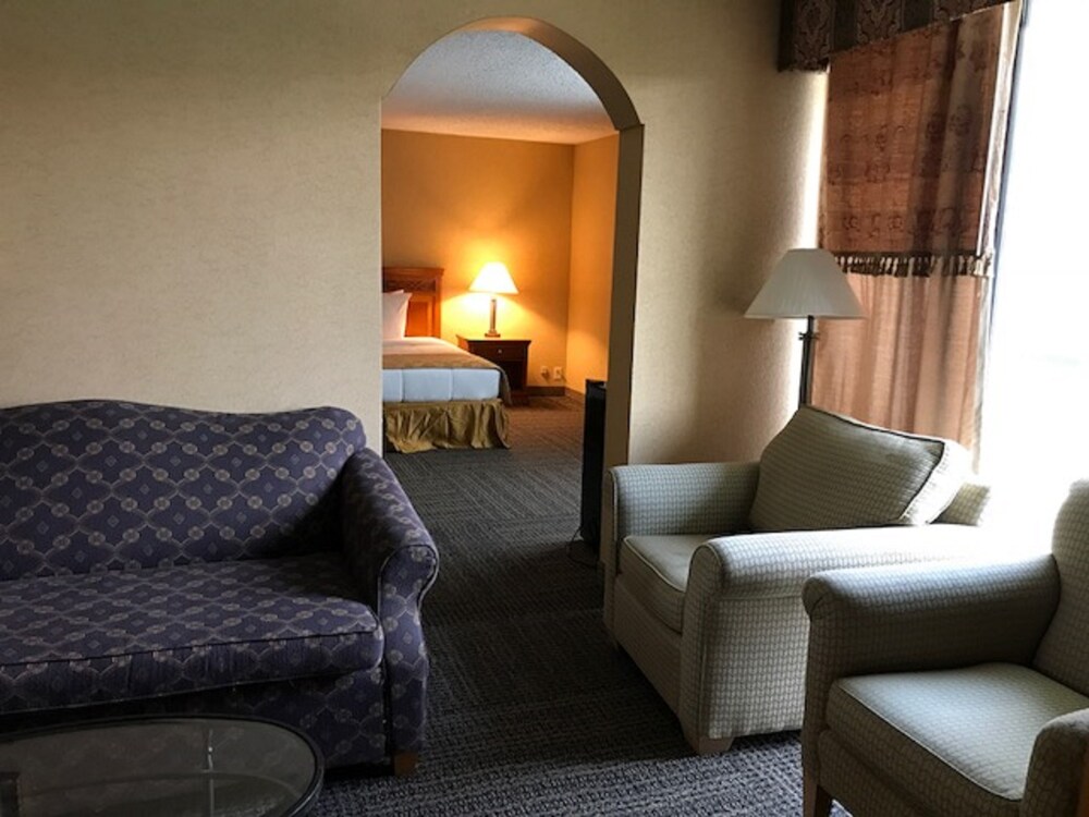 Ramada Dallas North - photo 14