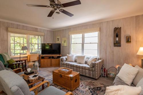 Beaching & Griping by Oak Island Accommodations - photo 24