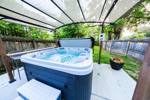 Epic Deck 4 Miles to DWNTN Arcade Games & More in Nashville, United States