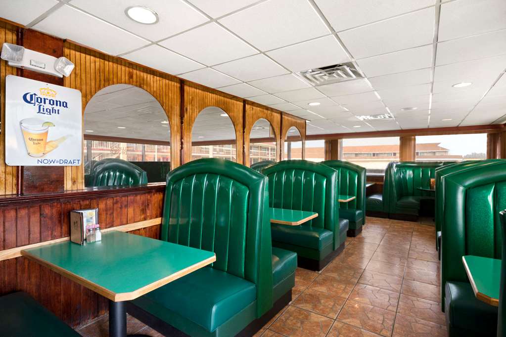 Days Inn by Wyndham Jacksonville NC - photo 5