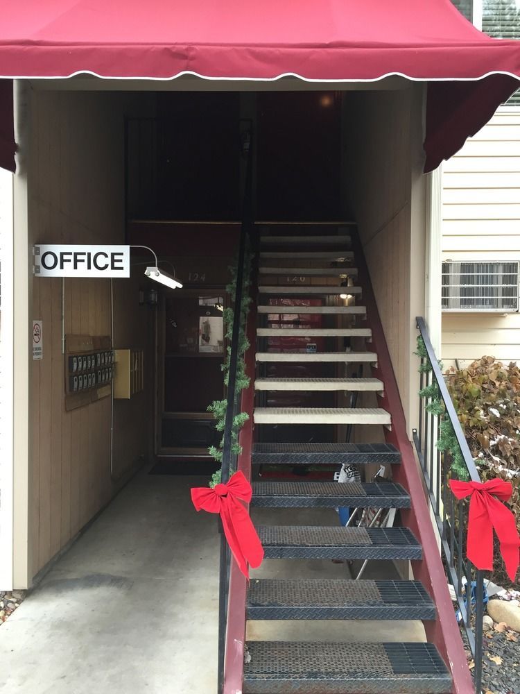 Bond Hotel & Extended Stay - photo 7