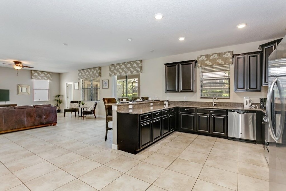 Best Resort In Disney Area 6 Bedroom Villa by RedAwning - photo 15