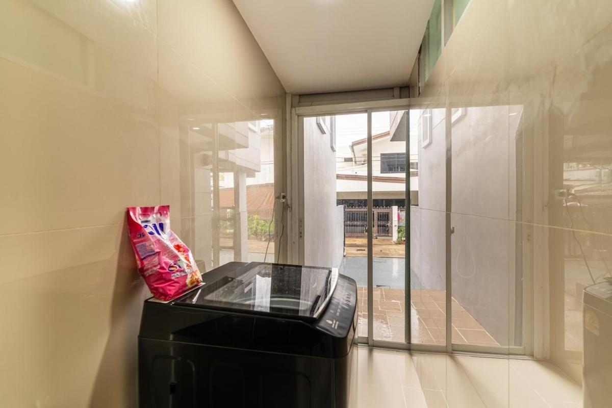 Modern Townhouse City Center 4 Floors 13 Guests
