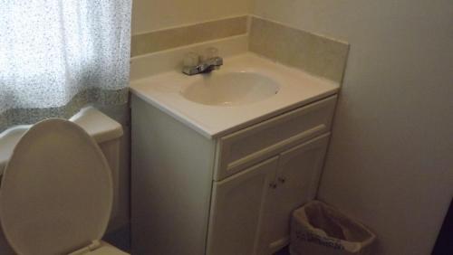 Lakeview Motel - photo 17