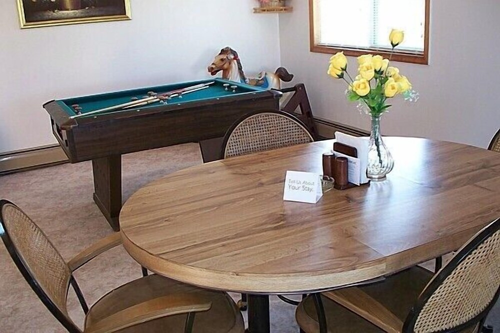Aquarius Arms Motel - photo 9