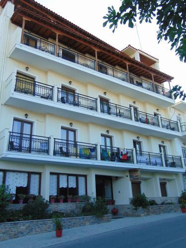 Xanemos Studios - carbon neutral hotel in Skiathos
