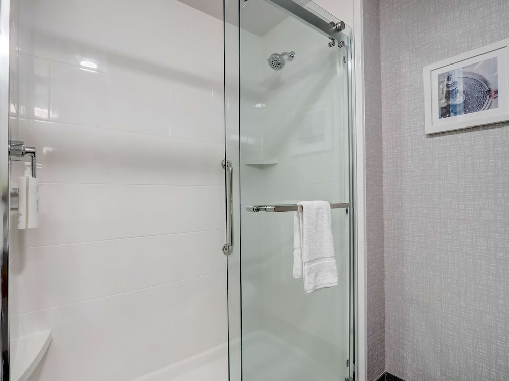 Hampton Inn and Suites by Hilton Cincinnati Midtown Rookwood - photo 48