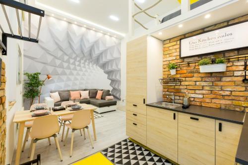 Pastel paradise with a ray of sunshine — 4-Star Luxury Hotel in Budapest, Hungary