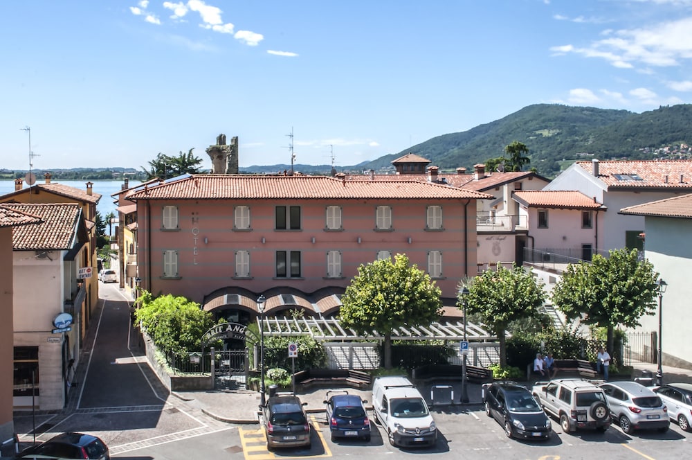 Hotel Dell'Angelo - carbon neutral hotel in Predore