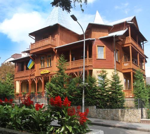Flor de la Jara - carbon neutral hotel in Cobisa