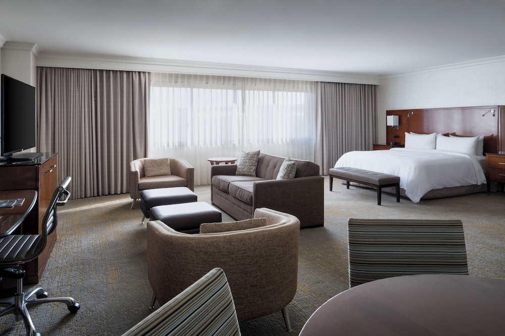 Los Angeles Marriott Burbank Airport - photo 13