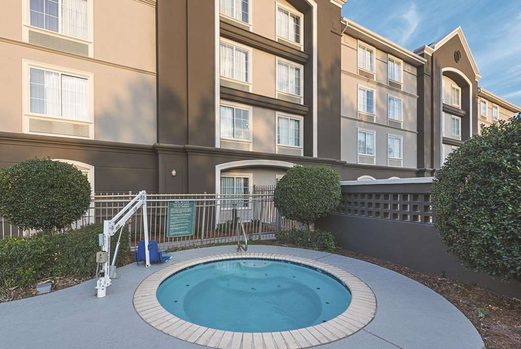 La Quinta Inn & Suites by Wyndham Shreveport Airport - photo 17