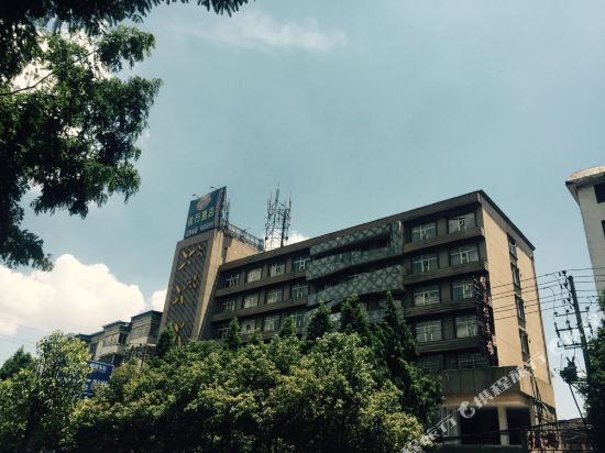 Yiwan Hotel - last minute hotel in Xinyang