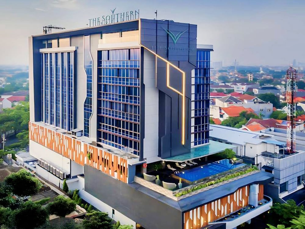 The Southern Hotel Surabaya Formerly Ibis Styles Surabaya Jemursari — hotel in Surabaya