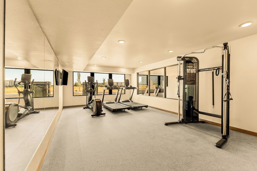 LivAway Suites SLC West Jordan - photo 26
