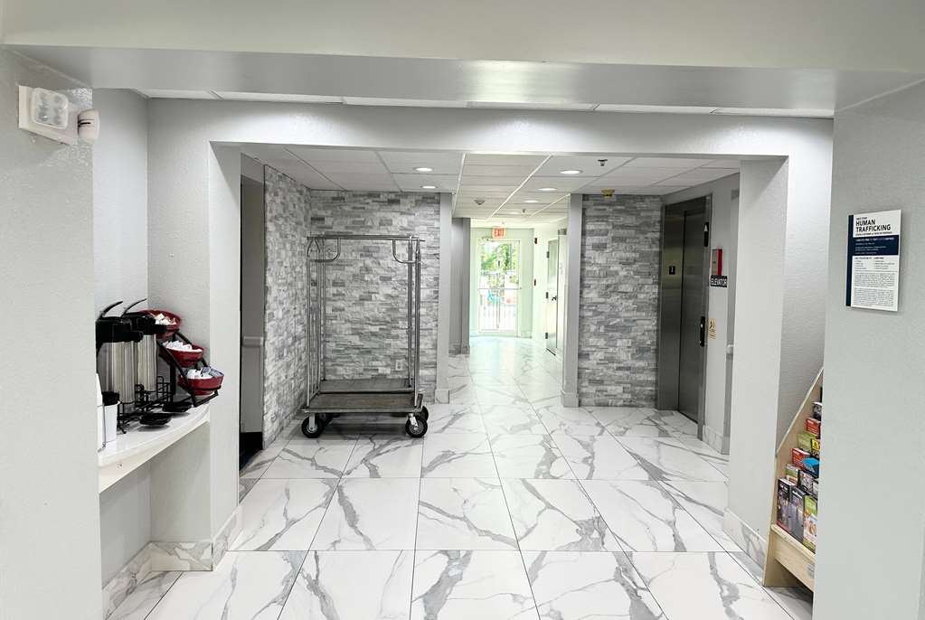 Ramada by Wyndham Lithia Springs Atlanta - photo 17