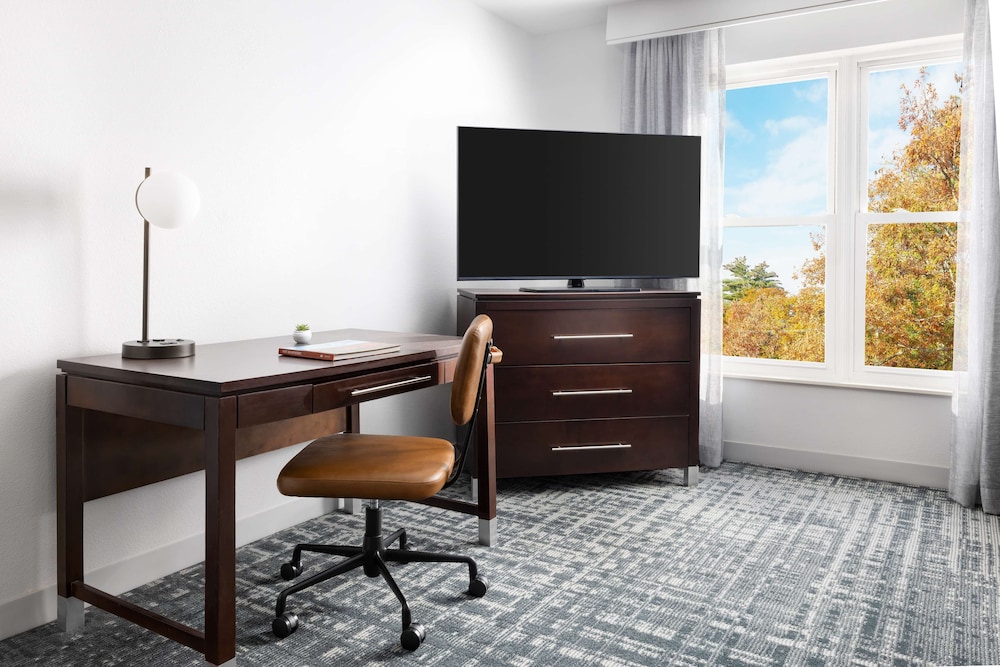 Homewood Suites by Hilton Manchester Airport - photo 7