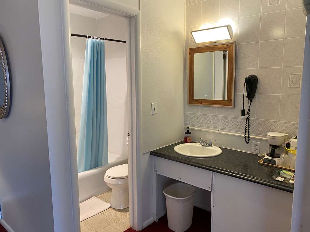 Knights Inn Fairview - photo 14