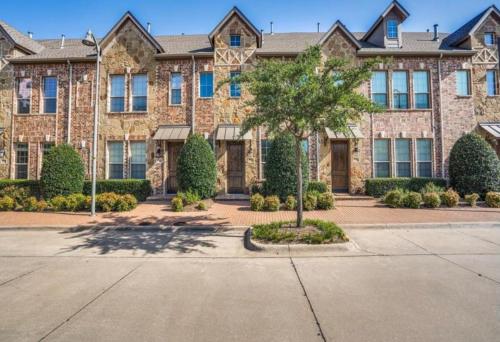 Luxury Legacy West Townhouse — 4-Star Luxury Hotel in Plano, United States