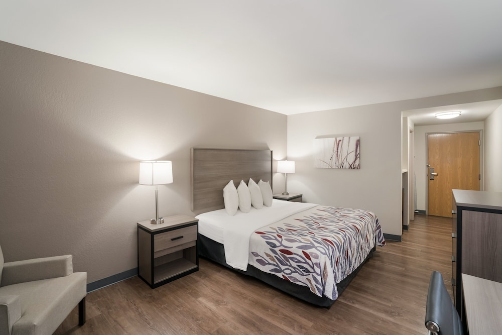 Red Roof Inn & Suites Carrollton GA West Georgia - photo 20