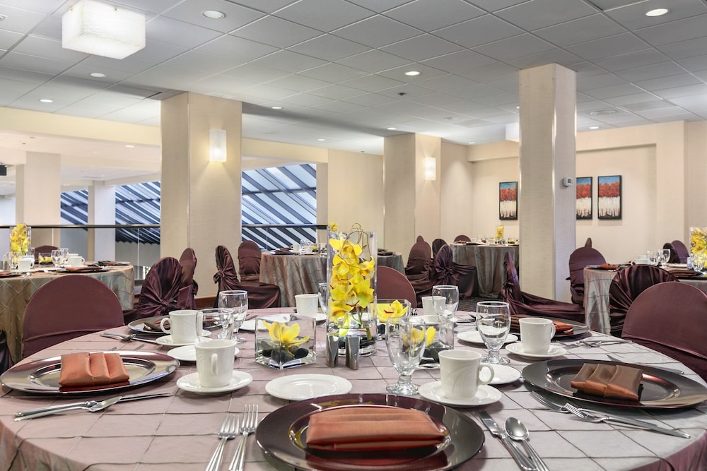Embassy Suites by Hilton Santa Clara Silicon Valley - photo 55