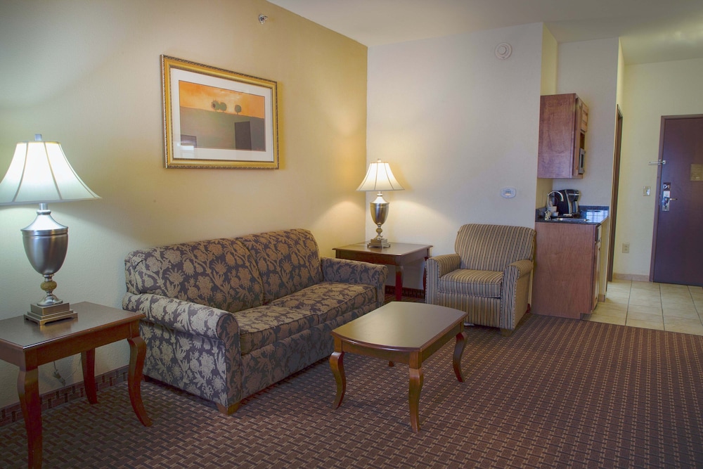 Holiday Inn Express & Suites Center by IHG - photo 27