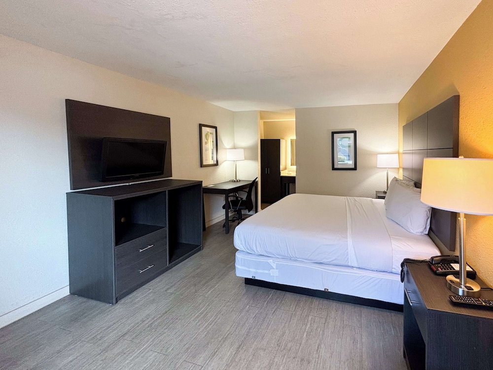 Sunset Inn Northlake - photo 11