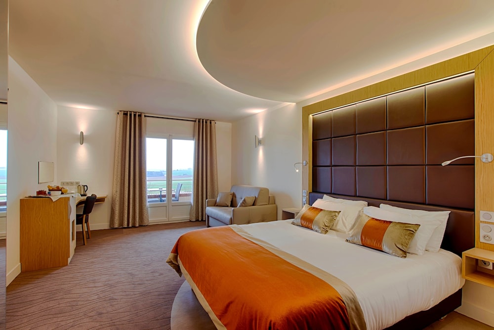 Hôtel Restaurant & Spa Le Val Moret in Troyes, France