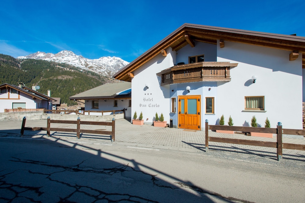 San Carlo Hotel Semogo — hotel in Isolaccia