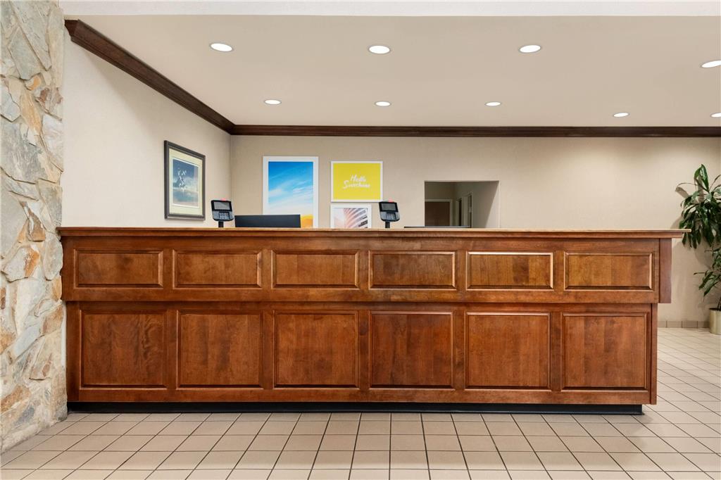 Days Inn by Wyndham Lexington - photo 3