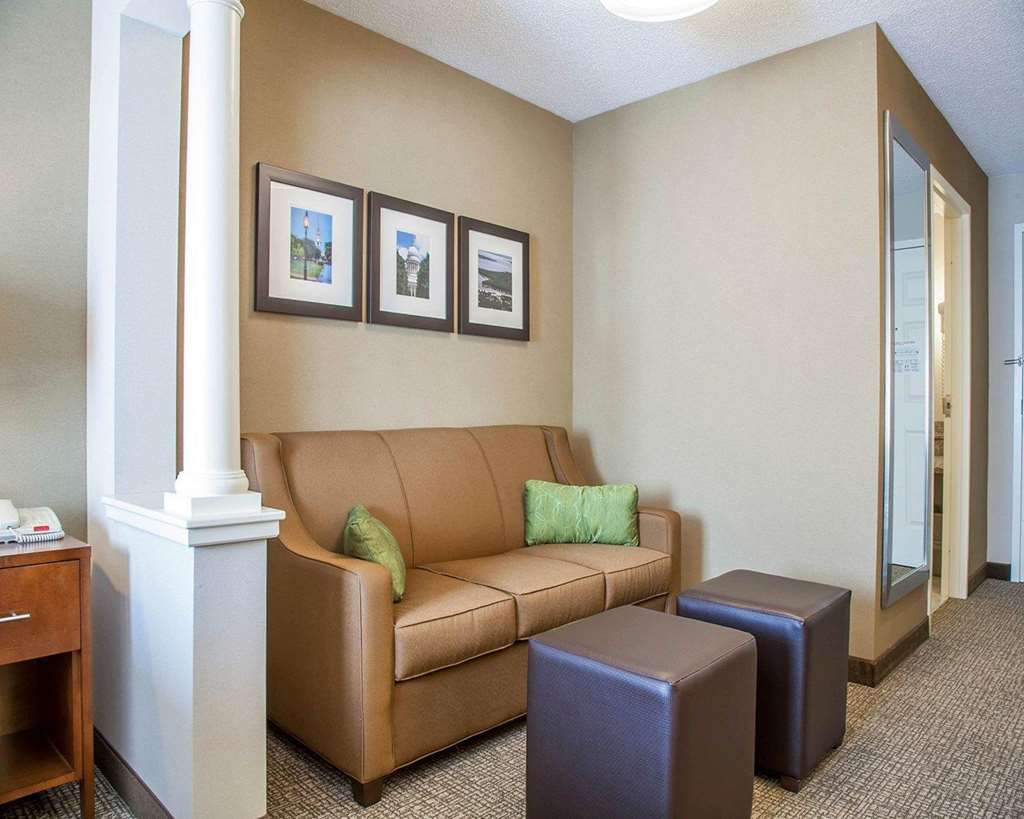 Comfort Suites West Warwick Providence - photo 28