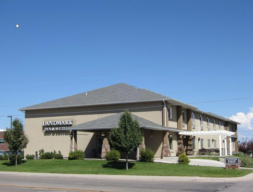 Landmark Inn And Suites