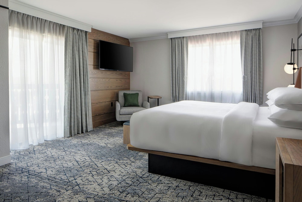 Sheraton Westport Chalet Hotel St. Louis - photo 25